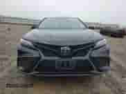 2021 Toyota Camry SE z VIN 4T1S11AK4MU543468, wystawiony jako Copart lot #60939165 z przebiegiem 30 311 mil mil oraz Szkoda całkowita • Salvage title. Historia ofert i sprzedaży dostępna na DreamBid. Obrazek 5.