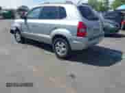 2007 Hyundai Tucson SE z VIN KM8JN72D67U503903, wystawiony jako IAAI lot #42471029 z przebiegiem 234 409 mil mil oraz . Historia ofert i sprzedaży dostępna na DreamBid. Obrazek 3.