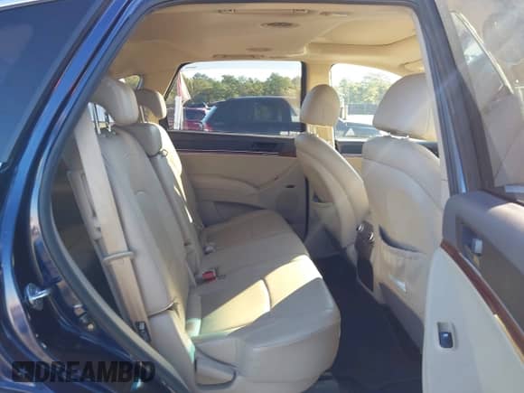 2010 Hyundai Veracruz Limited с VIN KM8NU4CC5AU137061, выставлен на аукционе IAAI как лот 43408644 с пробегом 92 743 миль миль и . История ставок и продаж доступна на DreamBid. Изображение 8.