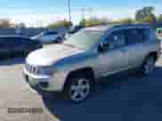 2012 Jeep Compass Limited с VIN 1C4NJCCB0CD622077, выставлен на аукционе IAAI как лот 43541168 с пробегом 174 205 миль миль и . История ставок и продаж доступна на DreamBid. Изображение 2.