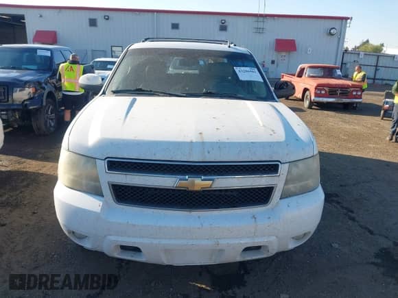 2010 Chevrolet Suburban LT с VIN 1GNUKJE38AR112053, выставлен на аукционе IAAI как лот 43286501 с пробегом 157 568 миль миль и . История ставок и продаж доступна на DreamBid. Изображение 12.