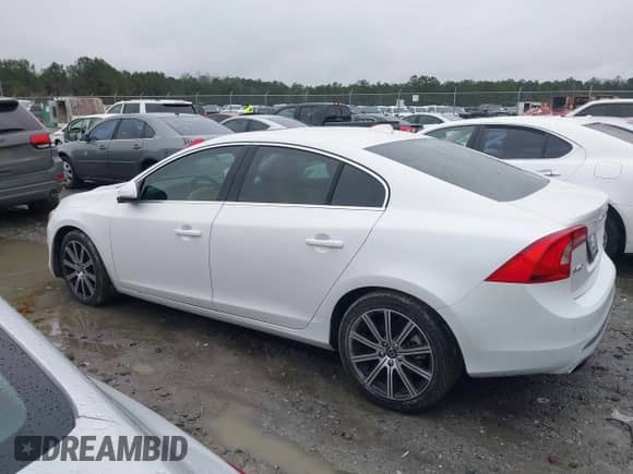 2017 Volvo S60 Inscription с VIN LYV402HKXHB148240, выставлен на аукционе IAAI как лот 41618292 с пробегом 77 870 миль миль и . История ставок и продаж доступна на DreamBid. Изображение 14.