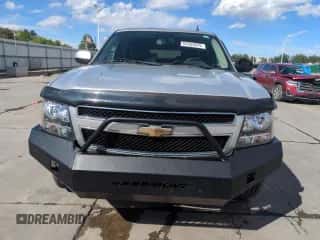 2011 Chevrolet Suburban LT with VIN 1GNSKJE32BR306182, listed as a Copart auction lot 57253975 with 126,490 mi miles and Salvage title. Bid and sale history available at DreamBid. Image 5.