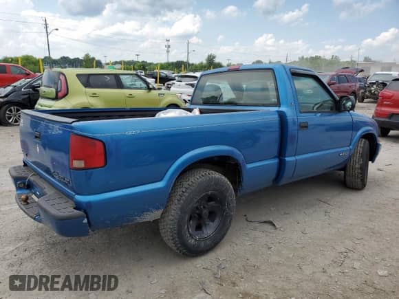 2000 Chevrolet S-10 z VIN 1GCCS1457Y8200857, wystawiony jako Copart lot #62051595 z przebiegiem 125 492 mil mil oraz Szkoda całkowita • Salvage title. Historia ofert i sprzedaży dostępna na DreamBid. Obrazek 3.