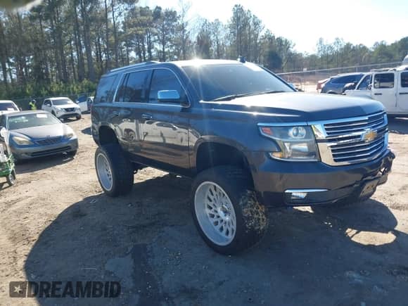 2018 Chevrolet Tahoe Premier с VIN 1GNSKCKC1JR374956, выставлен на аукционе IAAI как лот 41633934 с пробегом 49 283 миль миль и . История ставок и продаж доступна на DreamBid. Изображение 1.