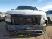 2019 Chevrolet Silverado 1500 Custom Trail Boss z VIN 1GCPYCEF8KZ330067, wystawiony jako Copart lot #87386135 z przebiegiem 259 388 mil mil oraz Szkoda całkowita • Salvage title. Historia ofert i sprzedaży dostępna na DreamBid. Obrazek 5.