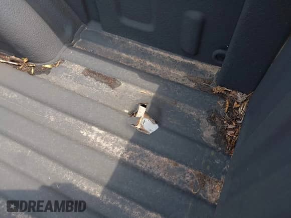 2002 GMC Sierra 1500 Denali z VIN 2GTFK69U621313333, wystawiony jako IAAI lot #42865188 z przebiegiem 200 820 mil mil oraz . Historia ofert i sprzedaży dostępna na DreamBid. Obrazek 6.