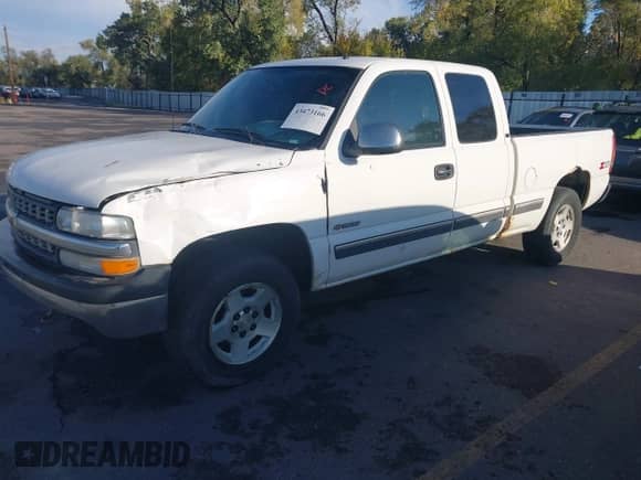 2002 Chevrolet Silverado 1500 LS с VIN 2GCEK19T121265925, выставлен на аукционе IAAI как лот 43473166 с пробегом 411 685 миль миль и . История ставок и продаж доступна на DreamBid. Изображение 2.