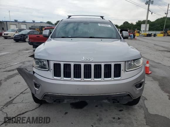 2016 Jeep Grand Cherokee Laredo with VIN 1C4RJFAG2GC338401, listed as a Copart auction lot 60445695 with 130,875 mi miles and Clean title. Bid and sale history available at DreamBid. Image 5.