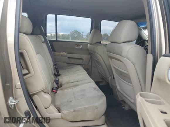 2011 Honda Pilot LX z VIN 5FNYF3H2XBB024268, wystawiony jako Copart lot #81864065 z przebiegiem 243 782 mil mil oraz Czysty tytuł • Clean title. Historia ofert i sprzedaży dostępna na DreamBid. Obrazek 11.