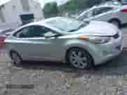 2013 Hyundai Elantra GLS z VIN KMHDH4AE6DU569067, wystawiony jako IAAI lot #42717649 z przebiegiem 122 915 mil mil oraz . Historia ofert i sprzedaży dostępna na DreamBid. Obrazek 13.