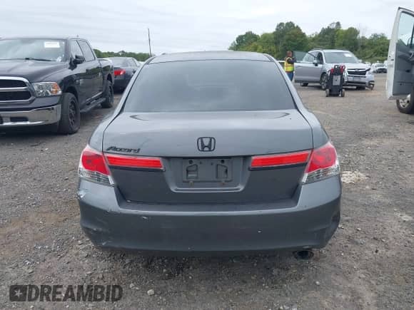 2012 Honda Accord LX Premium с VIN 1HGCP2F46CA231886, выставлен на аукционе IAAI как лот 43282807 с пробегом 212 578 миль миль и . История ставок и продаж доступна на DreamBid. Изображение 17.