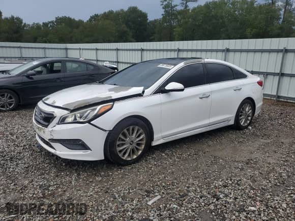 2015 Hyundai Sonata Sport z VIN 5NPE34AF7FH010995, wystawiony jako Copart lot #85678505 z przebiegiem 116 657 mil mil oraz Nie do naprawy • Non repairable. Historia ofert i sprzedaży dostępna na DreamBid. Obrazek 1.