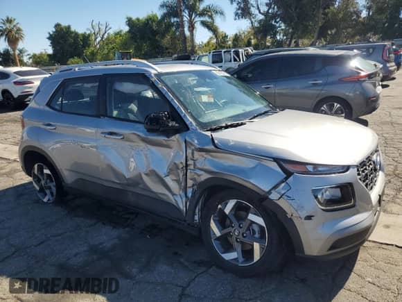 2025 Hyundai Venue SEL with VIN KMHRC8A3XSU401875, listed as a Copart auction lot 87035195 with 4,093 mi miles and Non repairable. Bid and sale history available at DreamBid. Image 4.