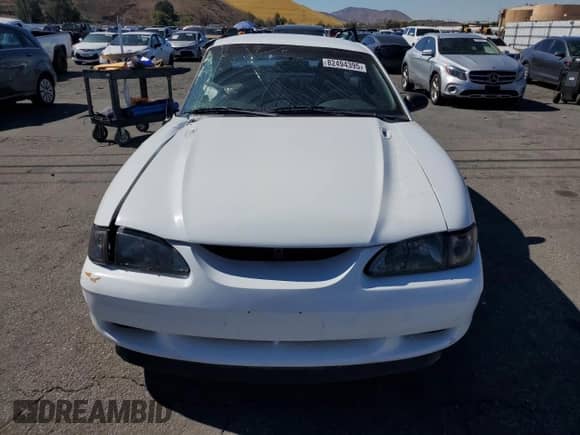 1998 Ford Mustang GT z VIN 1FAFP42X9WF179805, wystawiony jako Copart lot #82494395 z przebiegiem 142 724 mil mil oraz Szkoda całkowita • Salvage title. Historia ofert i sprzedaży dostępna na DreamBid. Obrazek 5.