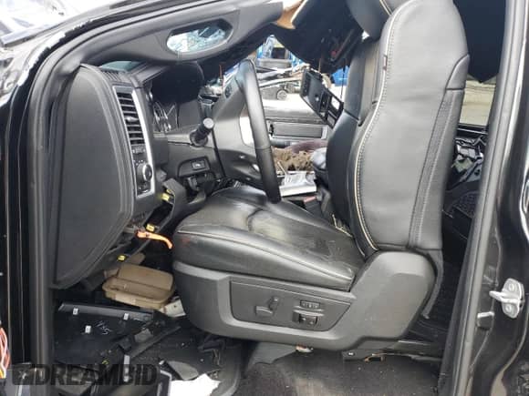 2017 Ram 1500 Limited z VIN 1C6RR7WT0HS507124, wystawiony jako Copart lot #71047425 z przebiegiem Nie podano mil oraz Nie do naprawy • Non repairable. Historia ofert i sprzedaży dostępna na DreamBid. Obrazek 7.