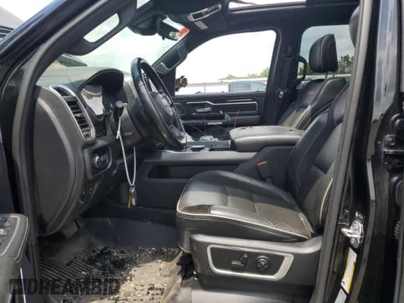 2021 Ram 1500 Laramie z VIN 1C6SRFRT2MN570208, wystawiony jako Copart lot #63192945 z przebiegiem 45 477 mil mil oraz Szkoda całkowita • Salvage title. Historia ofert i sprzedaży dostępna na DreamBid. Obrazek 7.