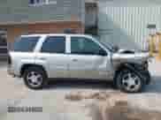 2005 Chevrolet TrailBlazer LT с VIN 1GNDS13SX52355663, выставлен на аукционе IAAI как лот 42886769 с пробегом 138 099 миль миль и . История ставок и продаж доступна на DreamBid. Изображение 13.