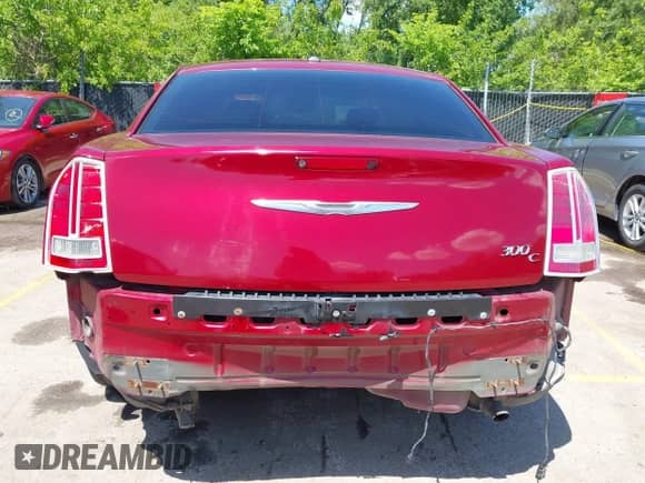 2013 Chrysler 300 C с VIN 2C3CCAEG8DH620438, выставлен на аукционе IAAI как лот 42188803 с пробегом 96 093 миль миль и . История ставок и продаж доступна на DreamBid. Изображение 17.