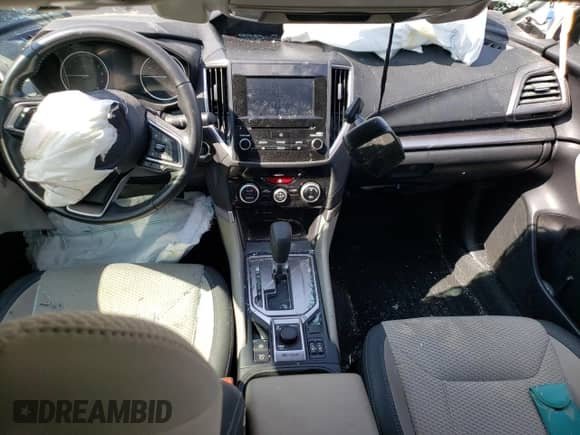 2020 Subaru Forester Premium z VIN JF2SKAJC7LH552409, wystawiony jako Copart lot #71125575 z przebiegiem Nie podano mil oraz Nie do naprawy • Non repairable. Historia ofert i sprzedaży dostępna na DreamBid. Obrazek 8.