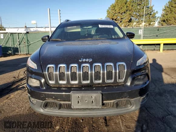 2014 Jeep Cherokee Latitude with VIN 1C4PJMCBXEW177644, listed as a Copart auction lot 82568735 with 146,038 mi miles and Non repairable. Bid and sale history available at DreamBid. Image 5.