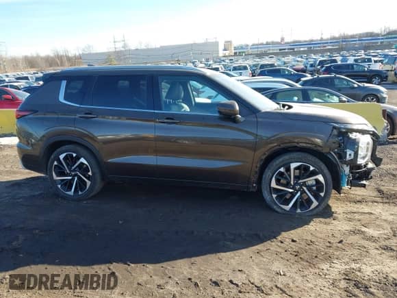 2024 Mitsubishi Outlander SEL z VIN JA4J4WA89RZ035560, wystawiony jako IAAI lot #41412878 z przebiegiem 56 928 mil mil oraz . Historia ofert i sprzedaży dostępna na DreamBid. Obrazek 13.