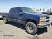 2000 Chevrolet Silverado 2500 с VIN 1GCGC23R8YF414759, выставлен на аукционе Copart как лот 66645665 с пробегом 200 745 миль миль и Списание • Salvage title. История ставок и продаж доступна на DreamBid. Изображение 4.