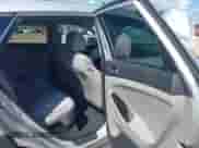 2017 Hyundai Tucson SE z VIN KM8J3CA49HU291922, wystawiony jako IAAI lot #43137012 z przebiegiem Nie podano mil oraz . Historia ofert i sprzedaży dostępna na DreamBid. Obrazek 8.