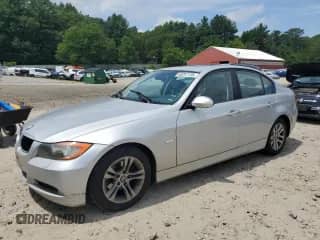 2007 BMW 3 Series 328xi z VIN WBAVC73547KP32852, wystawiony jako Copart lot #63257135 z przebiegiem 150 689 mil mil oraz Czysty tytuł • Clean title. Historia ofert i sprzedaży dostępna na DreamBid. Obrazek 1.
