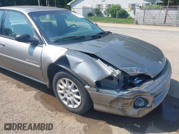 1997 Dodge Intrepid z VIN 2B3HD46F6VH740151, wystawiony jako IAAI lot #42459645 z przebiegiem 76 758 mil mil oraz . Historia ofert i sprzedaży dostępna na DreamBid. Obrazek 6.