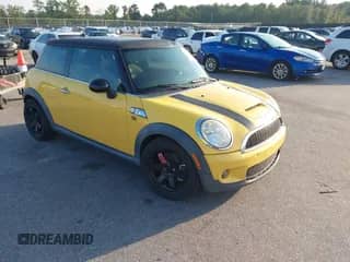 2009 MINI Hardtop S с VIN WMWMF73579TT98963, выставлен на аукционе IAAI как лот 43027387 с пробегом 199 451 миль миль и . История ставок и продаж доступна на DreamBid. Изображение 1.