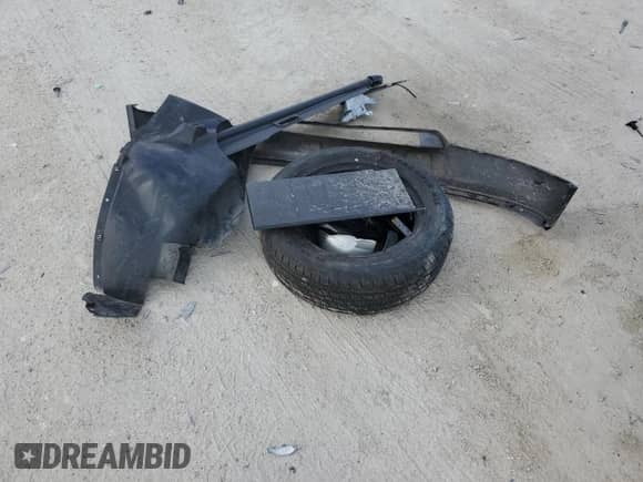 2015 Chevrolet Equinox LT z VIN 2GNFLCE37F6121878, wystawiony jako Copart lot #62191065 z przebiegiem 127 215 mil mil oraz Szkoda całkowita • Salvage title. Historia ofert i sprzedaży dostępna na DreamBid. Obrazek 13.