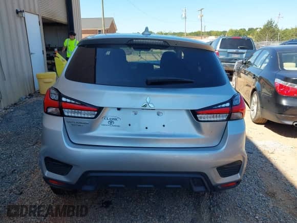 2021 Mitsubishi Outlander ES z VIN JA4APUAU0MU005863, wystawiony jako IAAI lot #43105275 z przebiegiem 65 449 mil mil oraz . Historia ofert i sprzedaży dostępna na DreamBid. Obrazek 17.