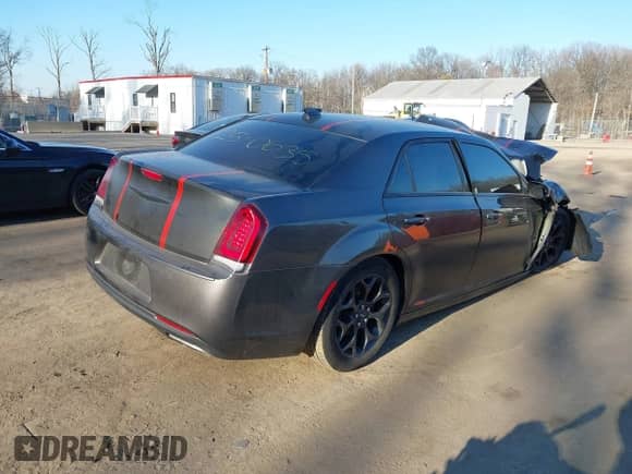 2020 Chrysler 300 S с VIN 2C3CCAGG3LH154817, выставлен на аукционе IAAI как лот 41646430 с пробегом 73 625 миль миль и . История ставок и продаж доступна на DreamBid. Изображение 4.