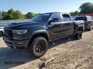 2024 Ram 1500 TRX z VIN 1C6SRFU92RN113787, wystawiony jako Copart lot #71230585 z przebiegiem 22 155 mil mil oraz Szkoda całkowita • Salvage title. Historia ofert i sprzedaży dostępna na DreamBid. Obrazek 1.