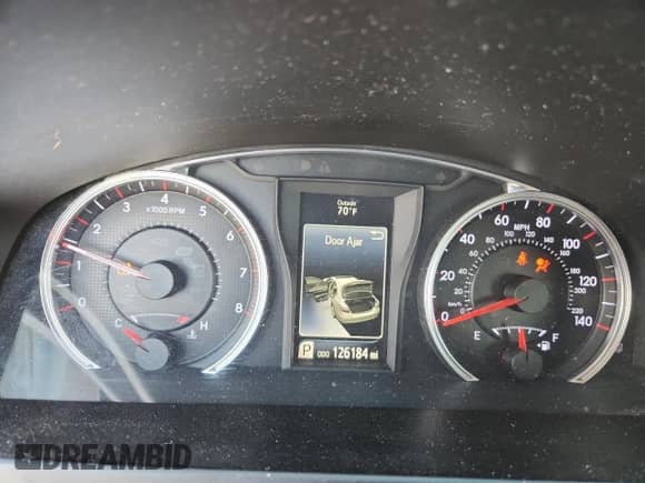 2017 Toyota Camry LE z VIN 4T1BF1FKXHU747935, wystawiony jako Copart lot #86135135 z przebiegiem 126 184 mil mil oraz Szkoda całkowita • Salvage title. Historia ofert i sprzedaży dostępna na DreamBid. Obrazek 9.