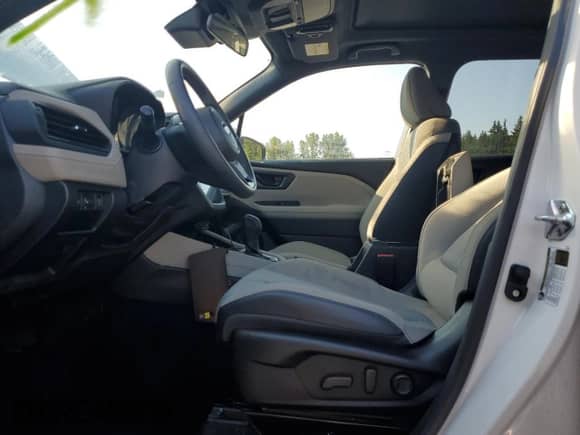 2025 Subaru Forester Premium z VIN JF2SLDDC0SH535430, wystawiony jako Copart lot #81486705 z przebiegiem 9 309 mil mil oraz Szkoda całkowita • Salvage title. Historia ofert i sprzedaży dostępna na DreamBid. Obrazek 7.