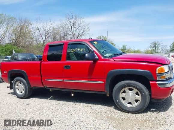 2005 GMC Sierra 1500 SLE with VIN 2GTEK19B651230471, listed as a IAAI auction lot 42054989 with 168,618 mi miles and . Bid and sale history available at DreamBid. Image 14.