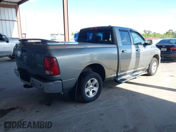 2011 Ram 1500 Big Horn z VIN 1D7RV1GTXBS508634, wystawiony jako IAAI lot #42506193 z przebiegiem 129 444 mil mil oraz . Historia ofert i sprzedaży dostępna na DreamBid. Obrazek 4.