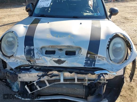 2015 MINI Hardtop S с VIN WMWXP7C59F2A58681, выставлен на аукционе IAAI как лот 43415107 с пробегом 103 468 миль миль и . История ставок и продаж доступна на DreamBid. Изображение 6.