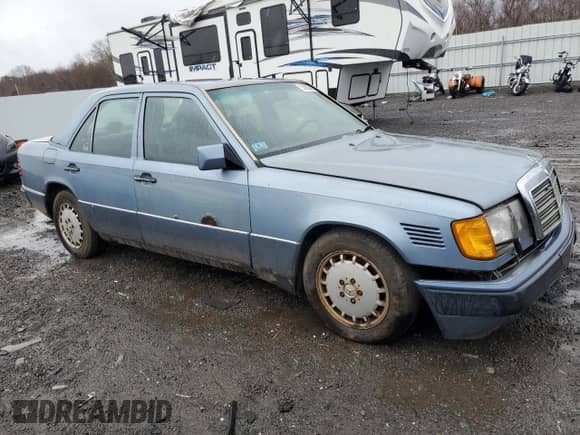 1990 Mercedes-Benz 300 z VIN WDBEB28D9LB167760, wystawiony jako Copart lot #50052815 z przebiegiem 310 217 mil mil oraz Czysty tytuł • Clean title. Historia ofert i sprzedaży dostępna na DreamBid. Obrazek 4.