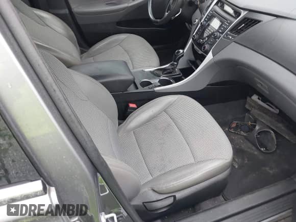 2012 Hyundai Sonata SE z VIN 5NPEC4AC1CH456058, wystawiony jako IAAI lot #43540605 z przebiegiem 134 728 mil mil oraz . Historia ofert i sprzedaży dostępna na DreamBid. Obrazek 5.