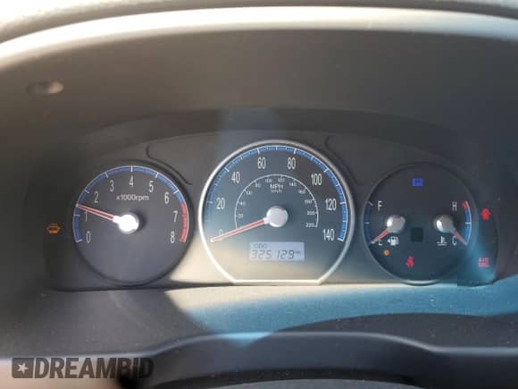 2009 Hyundai Santa Fe GLS с VIN 5NMSG13D79H273894, выставлен на аукционе Copart как лот 70347195 с пробегом 325 129 миль миль и Списание • Salvage title. История ставок и продаж доступна на DreamBid. Изображение 9.