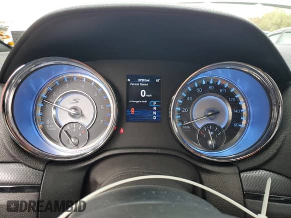 2014 Chrysler 300 S with VIN 2C3CCAGT8EH205695, listed as a Copart auction lot 85679445 with 87,951 mi miles and Salvage title. Bid and sale history available at DreamBid. Image 9.