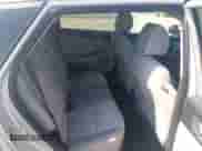 2017 Hyundai Tucson SE z VIN KM8J33A40HU412658, wystawiony jako IAAI lot #43239033 z przebiegiem 63 203 mil mil oraz . Historia ofert i sprzedaży dostępna na DreamBid. Obrazek 8.