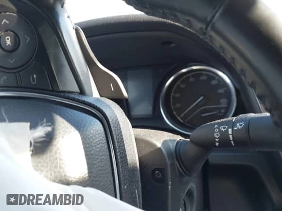 2020 Toyota Camry SE z VIN 4T1G11AK5LU380494, wystawiony jako IAAI lot #43567593 z przebiegiem 13 112 mil mil oraz . Historia ofert i sprzedaży dostępna na DreamBid. Obrazek 7.