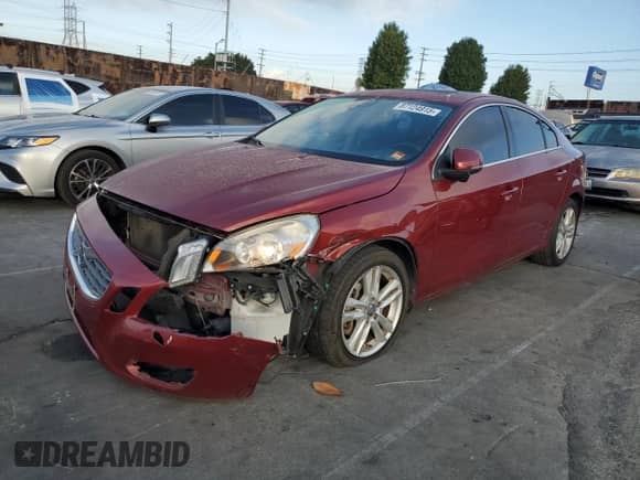 2013 Volvo S60 T5 Premier с VIN YV1612FS4D2197447, выставлен на аукционе Copart как лот 87124915 с пробегом 92 246 миль миль и Чистый • Clean title. История ставок и продаж доступна на DreamBid. Изображение 1.