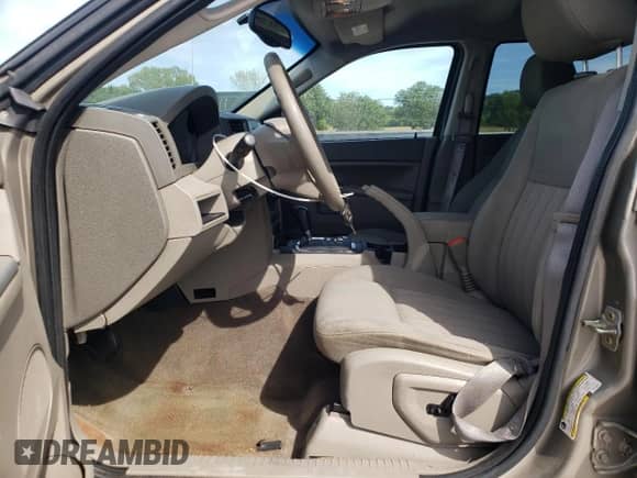 2006 Jeep Grand Cherokee Laredo with VIN 1J4HR48N16C118379, listed as a Copart auction lot 70671595 with 270,157 mi miles and Clean title. Bid and sale history available at DreamBid. Image 7.