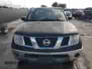 2005 Nissan Frontier SE z VIN 1N6AD06U75C448435, wystawiony jako Copart lot #85896125 z przebiegiem 193 360 mil mil oraz Szkoda całkowita • Salvage title. Historia ofert i sprzedaży dostępna na DreamBid. Obrazek 5.