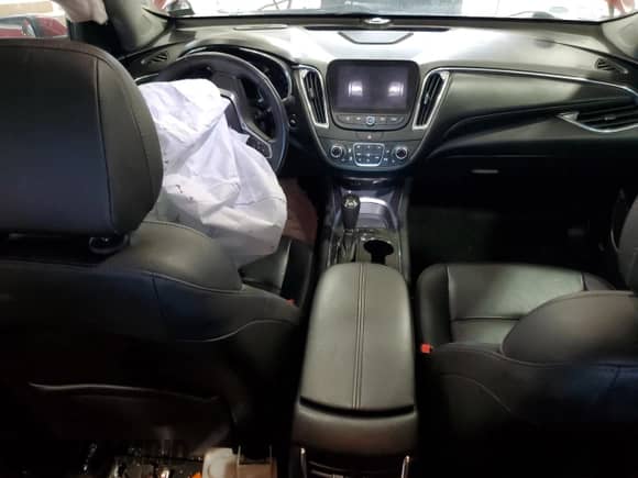 2018 Chevrolet Malibu Hybrid с VIN 1G1ZF5SU6JF150270, выставлен на аукционе Copart как лот 68813735 с пробегом 82 701 миль миль и Списание • Salvage title. История ставок и продаж доступна на DreamBid. Изображение 8.